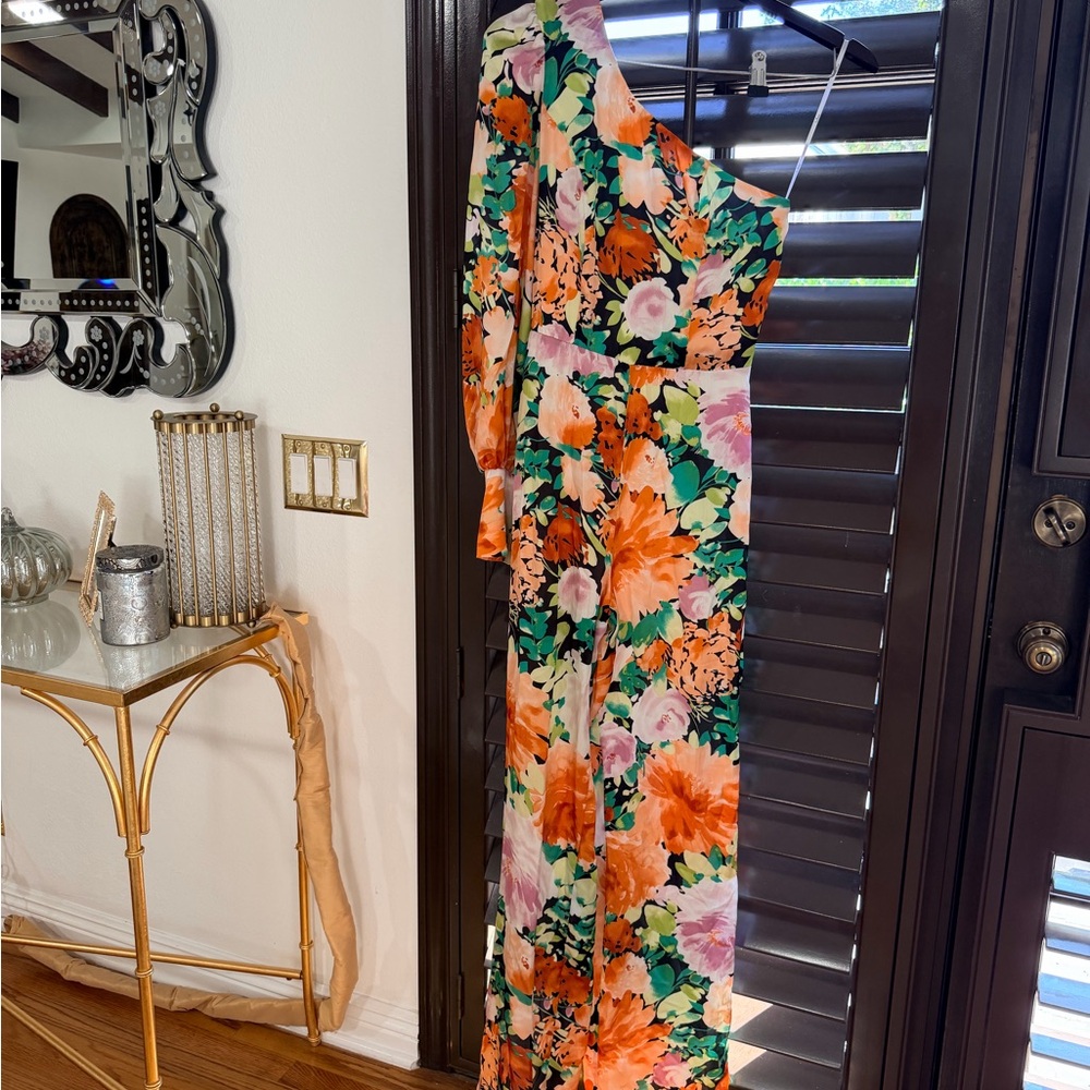 NWT Lulus One-Shoulder Floral satin Jumpsuit